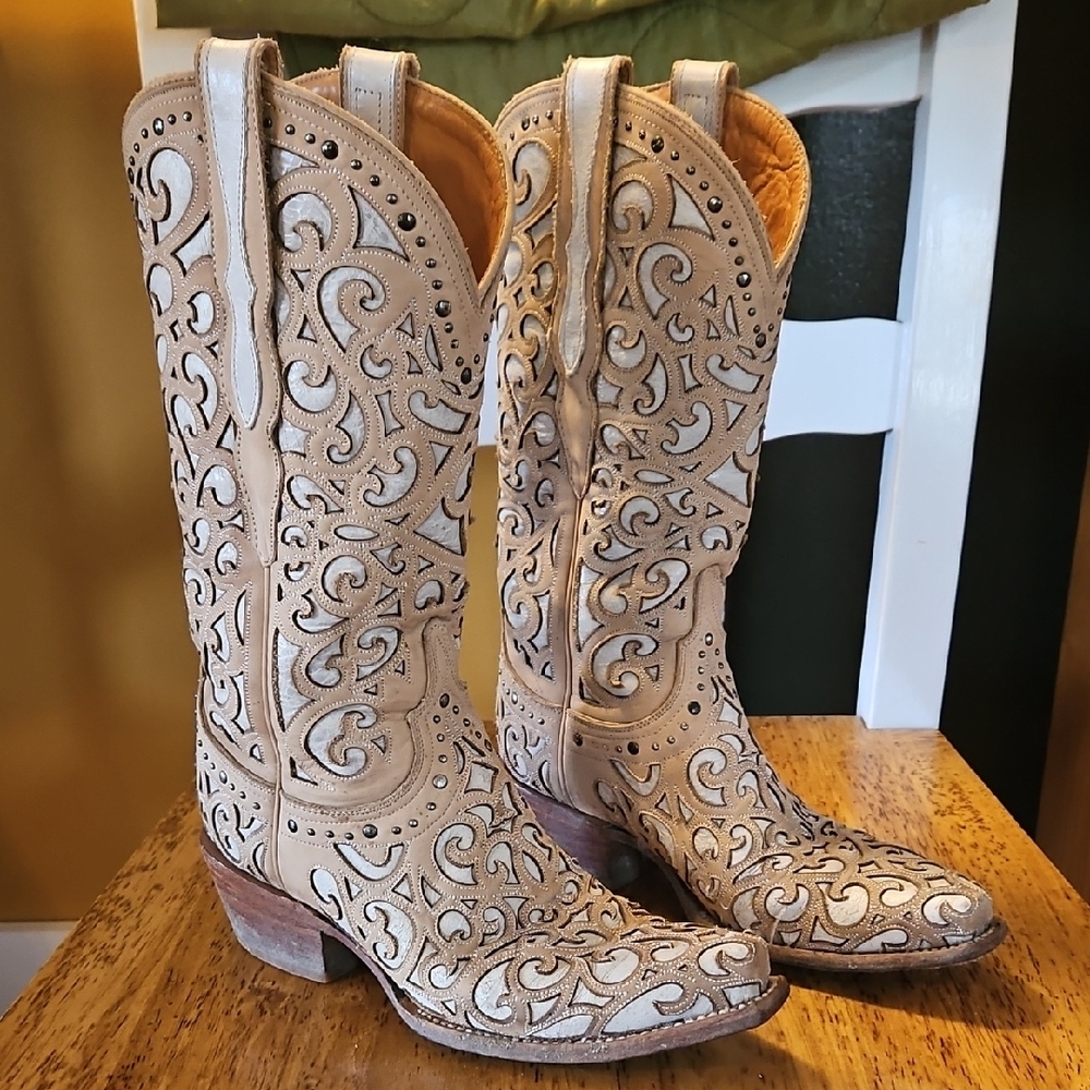 Women's Western Embroidered Boots - Tan